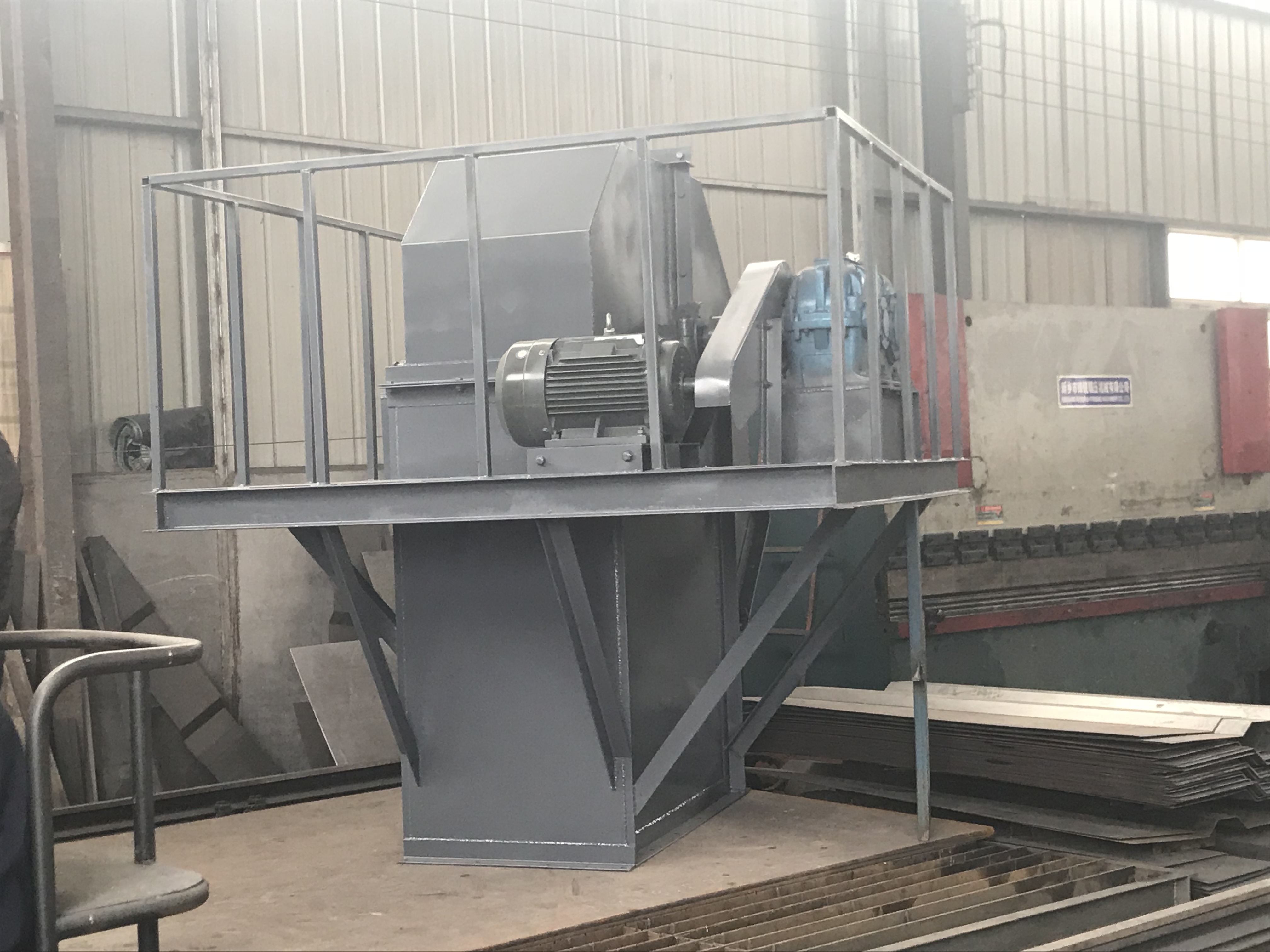 斗式提升機為何會產(chǎn)生噪音?(斗式提升機為何不能用)